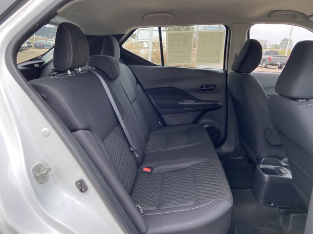 Used 2022 Nissan Kicks S image 13