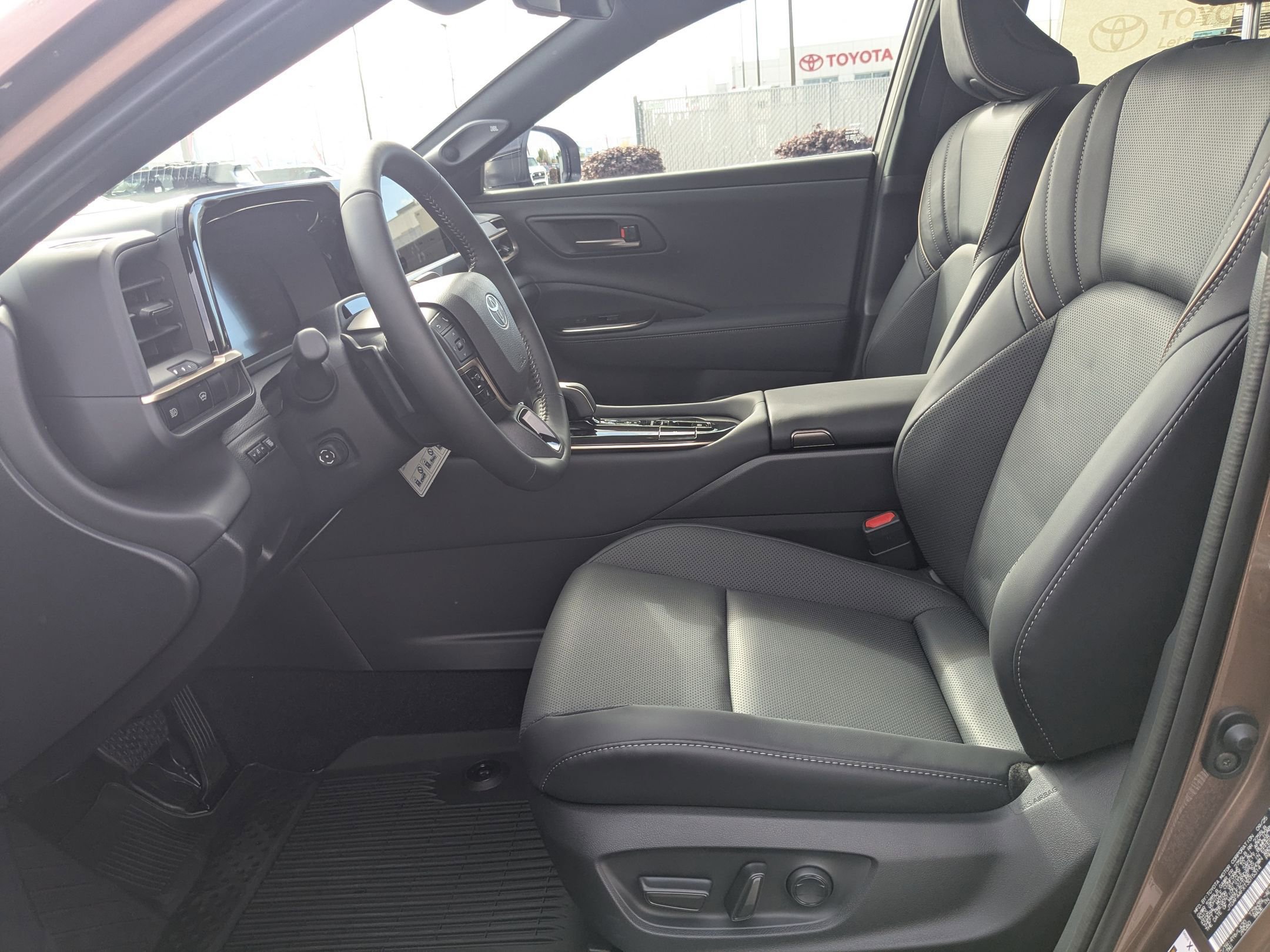 New 2026 Toyota Crown Platinum image 14