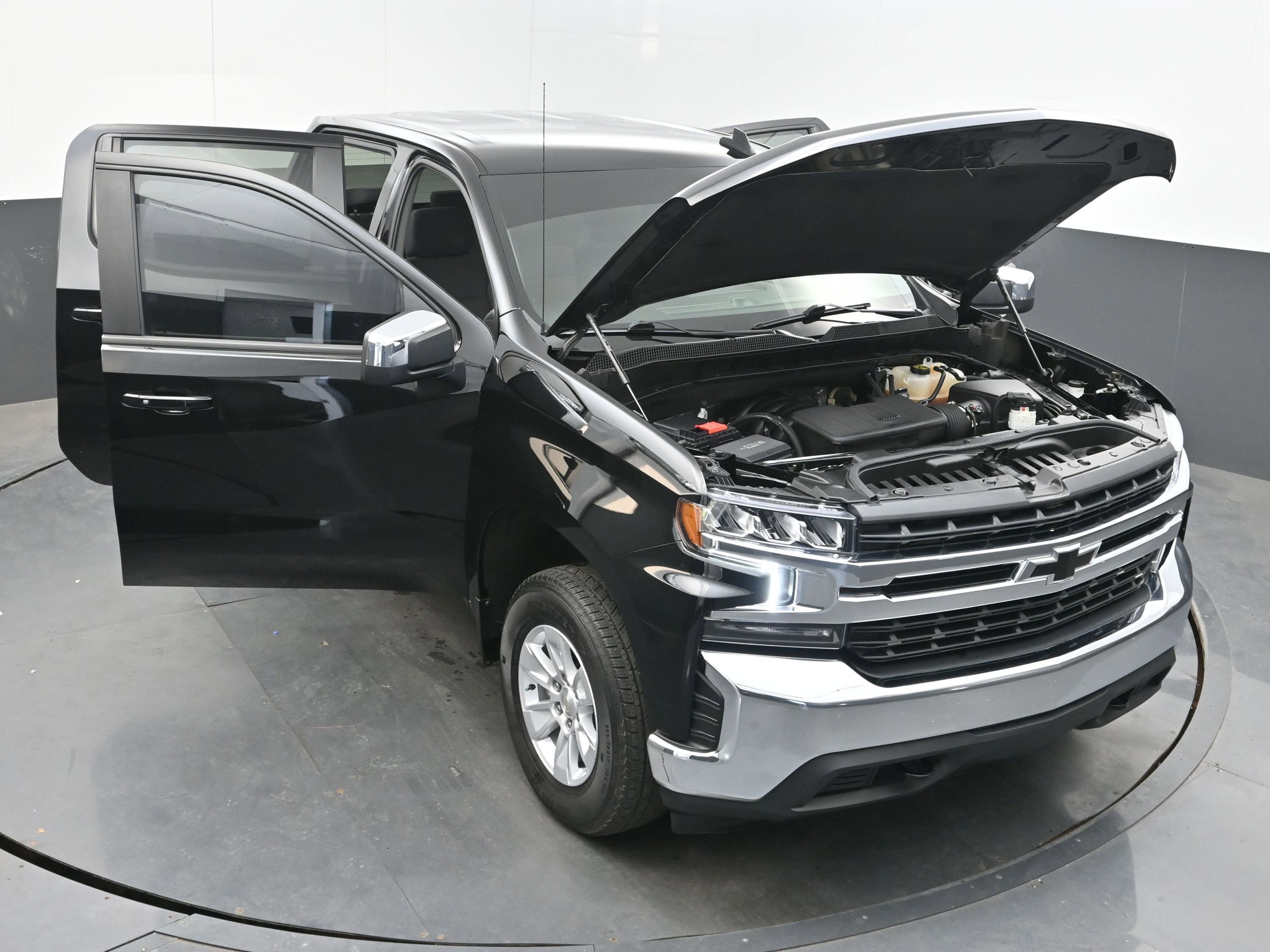 Used 2022 Chevrolet Silverado 1500 LT AWD/4WD image 37