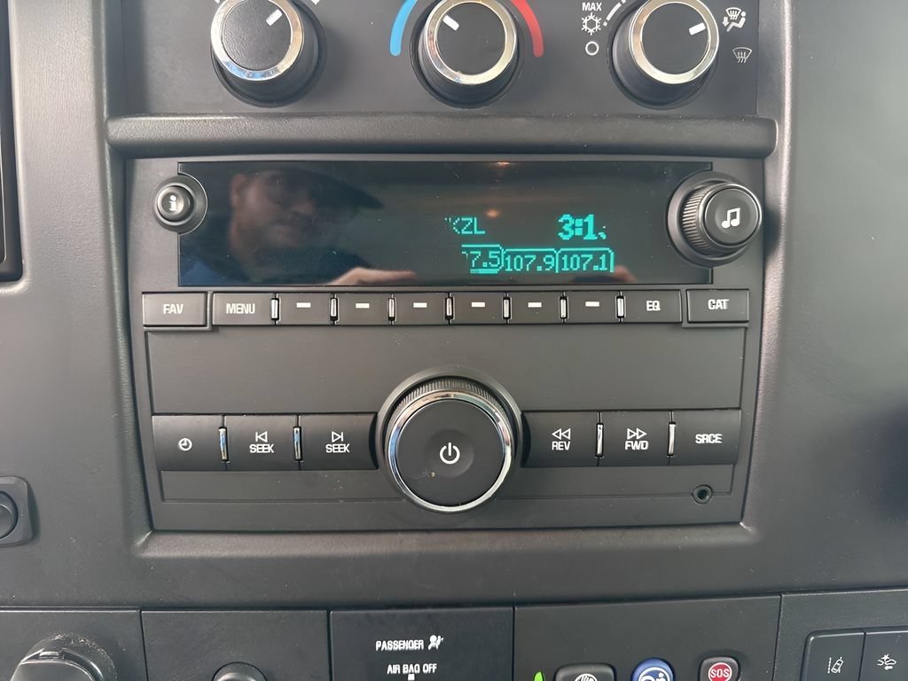 Used 2024 Chevrolet Express 3500 w/ Power Convenience Package RWD image 15