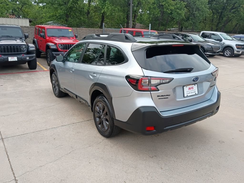Used 2025 Subaru Outback Onyx Edition image 13