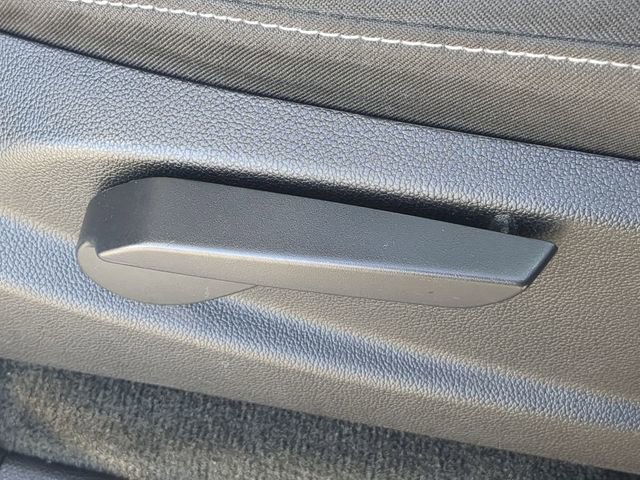 Used 2016 Chevrolet Colorado LT w/ LT Convenience Package image 39