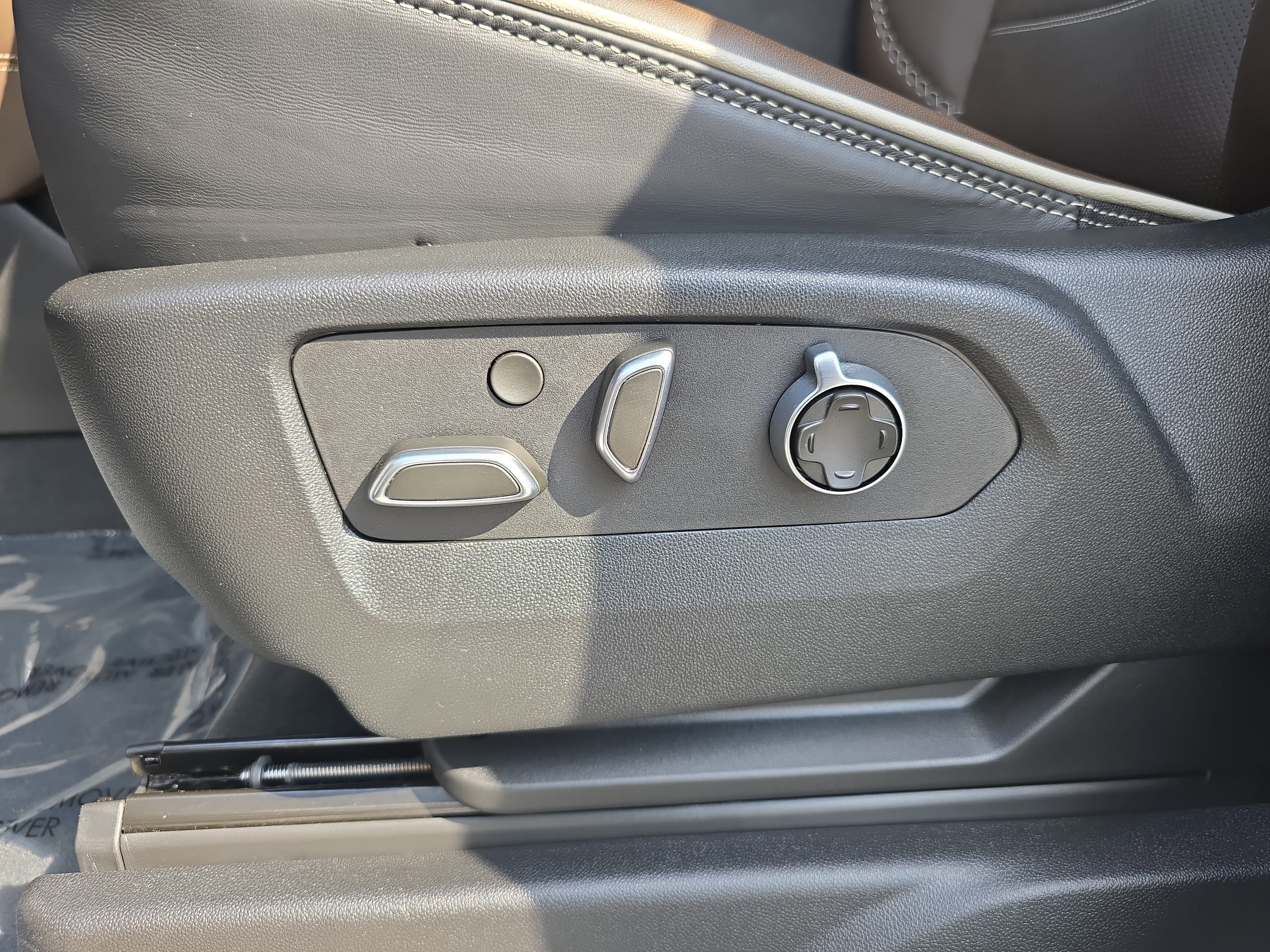 Used 2025 GMC Yukon Denali Ultimate image 29