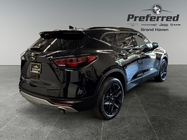 Used 2023 Chevrolet Blazer LT AWD/4WD image 19