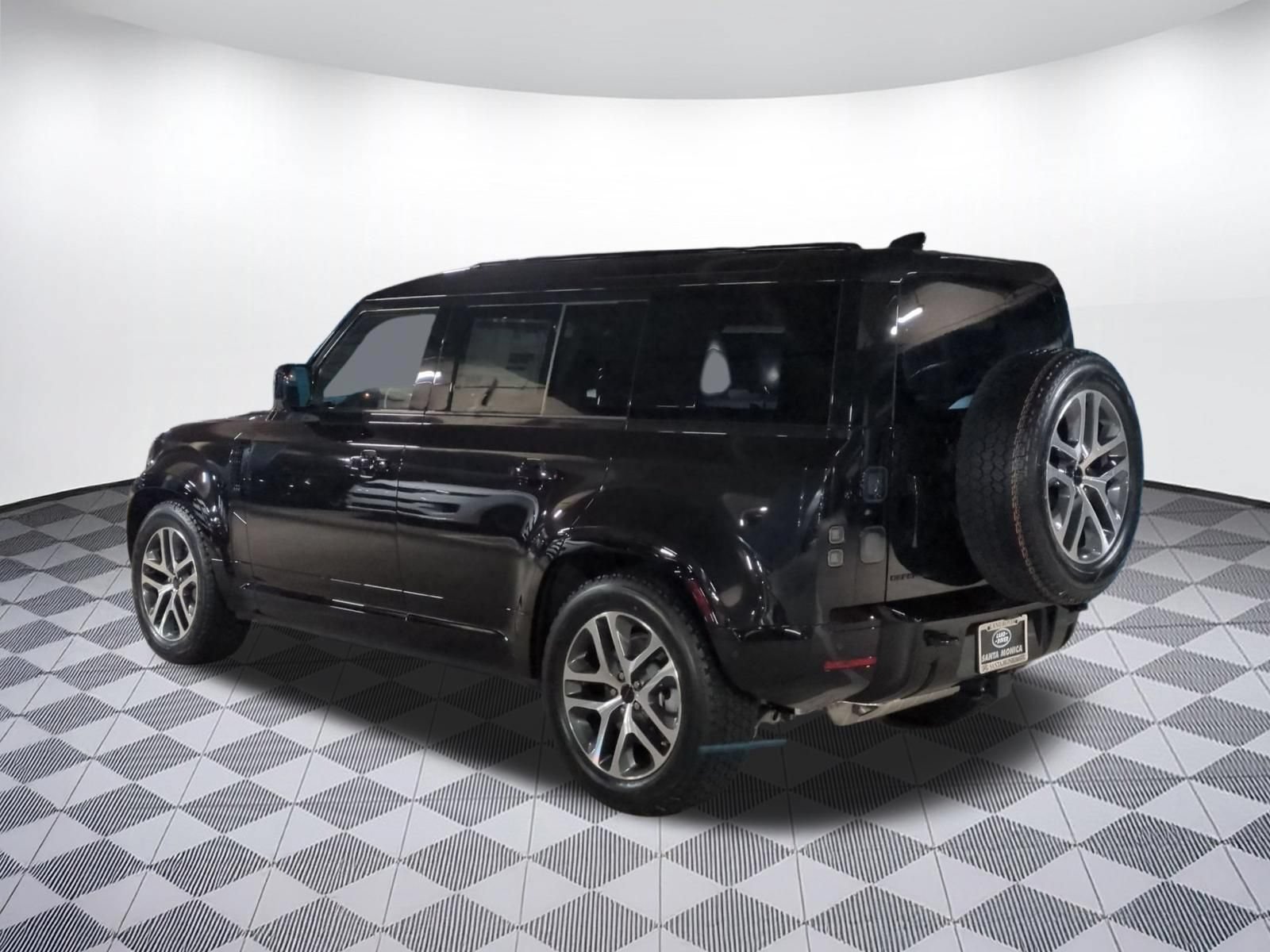 New 2026 Land Rover Defender 110 X-Dynamic SE AWD/4WD image 3