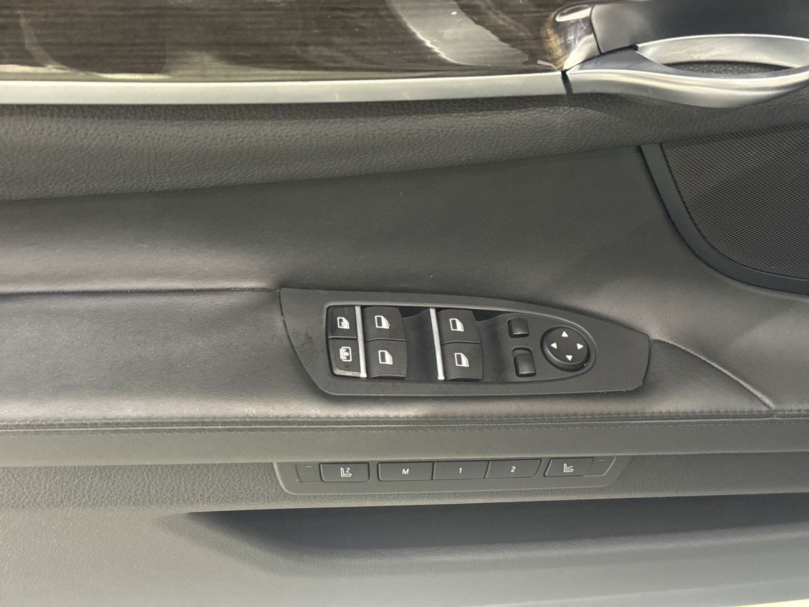 Used 2012 BMW 750i RWD image 16