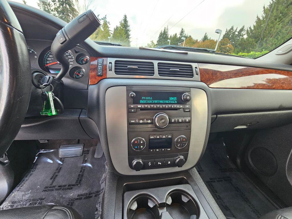 Used 2011 GMC Sierra 1500 SLT w/ Chrome Essentials Package AWD/4WD image 29