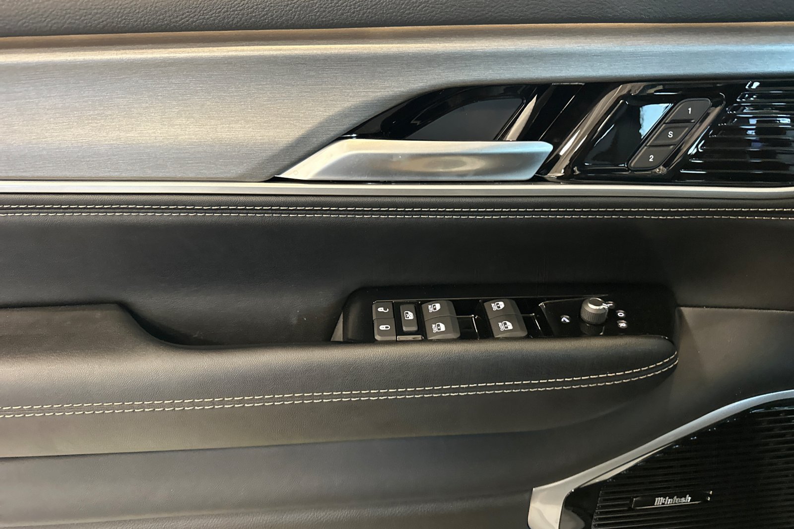 New 2026 Jeep Grand Wagoneer Limited AWD/4WD image 11
