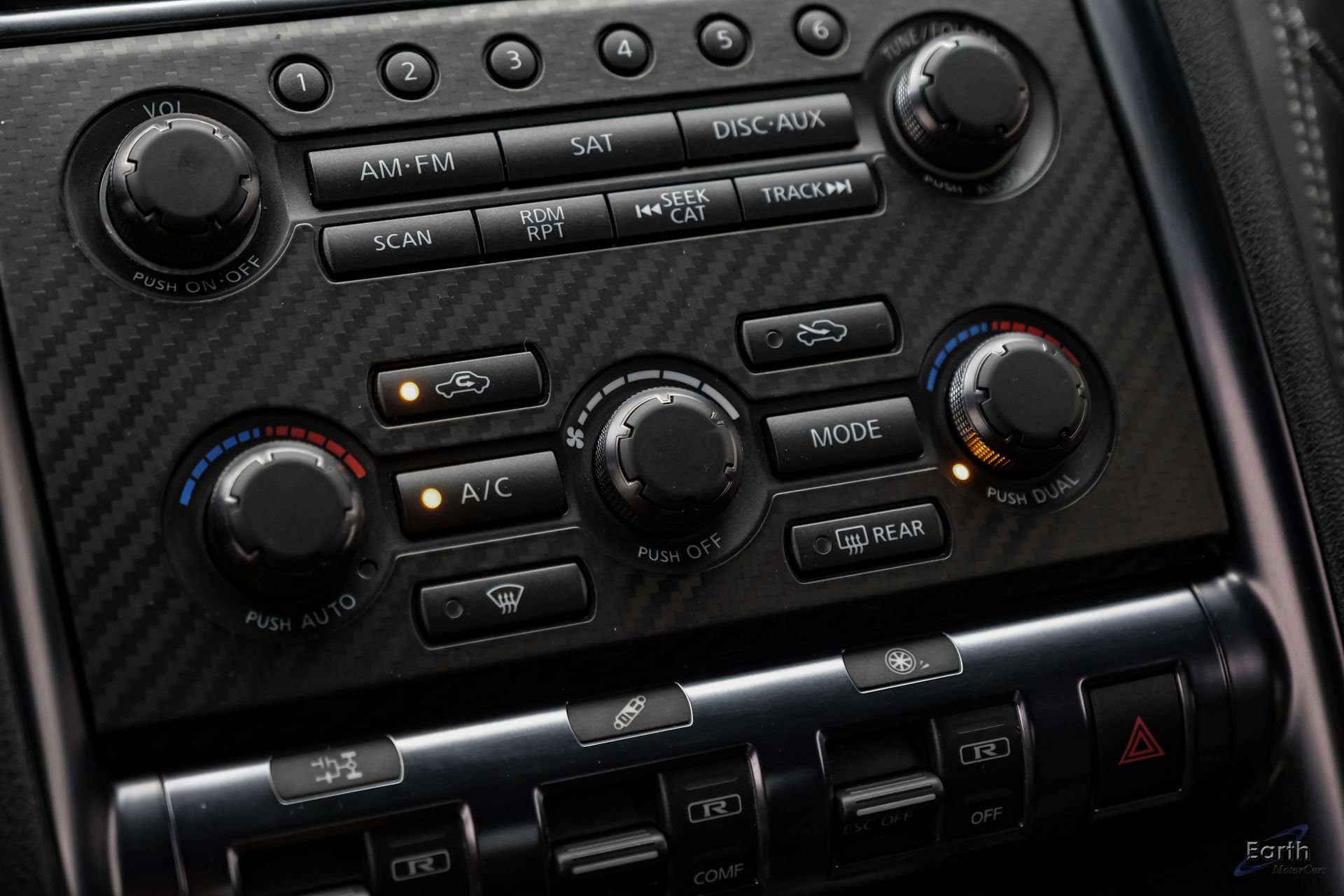 Used 2014 Nissan GT-R Black Edition AWD/4WD image 69