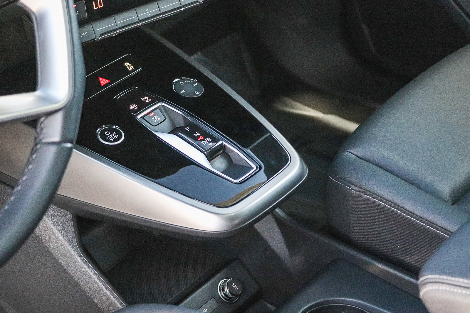 Used 2023 Audi Q4 e-tron Premium w/ Convenience Package AWD/4WD image 22