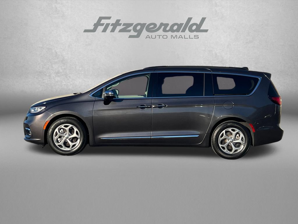Used 2023 Chrysler Pacifica Limited FWD image 5