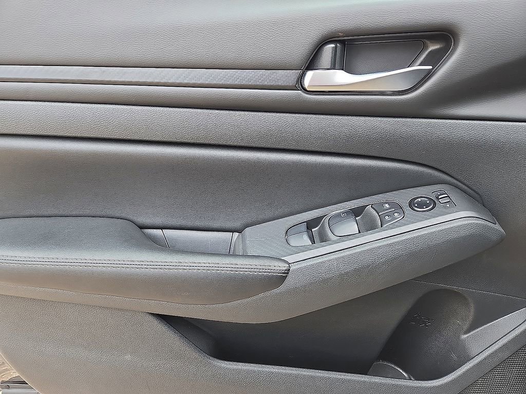 Used 2024 Nissan Altima 2.5 SV image 20