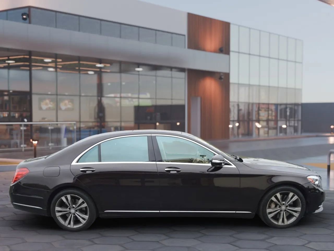 Used 2015 Mercedes-Benz S 550 4MATIC Sedan w/ Premium 1 Package image 10