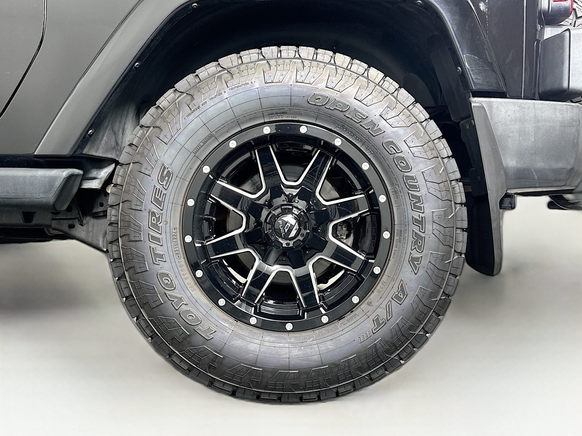 Used 2014 Jeep Wrangler Sahara w/ Connectivity Group AWD/4WD image 11