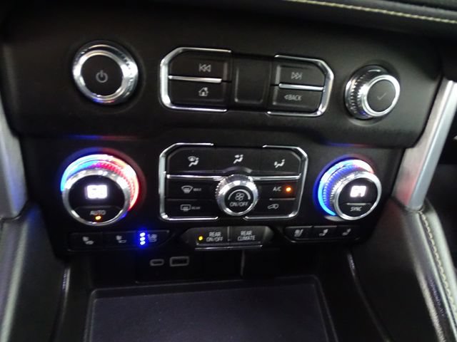 Certified 2023 GMC Yukon SLT w/ SLT Luxury Package AWD/4WD image 12