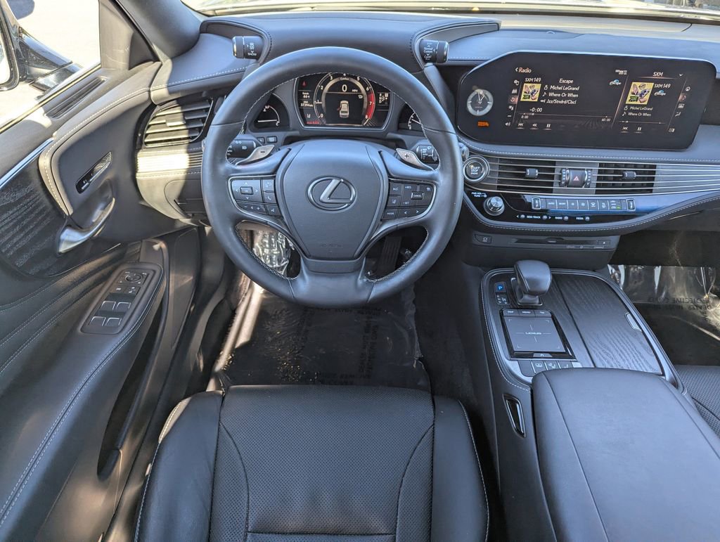 Used 2022 Lexus LS 500 w/ Accessory Package (Z2) image 10