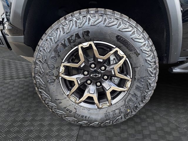 New 2026 Chevrolet Colorado ZR2 w/ Off-Road Front Bumper Package image 14