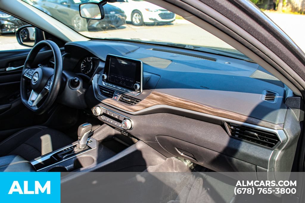 Used 2025 Nissan Altima 2.5 SV FWD image 22