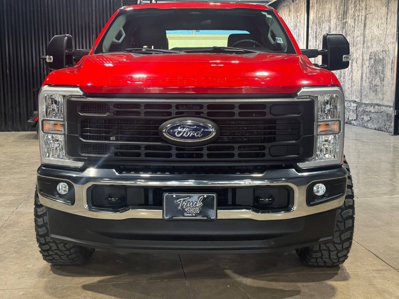 Used 2024 Ford F250 XL w/ XL Chrome Package AWD/4WD image 2