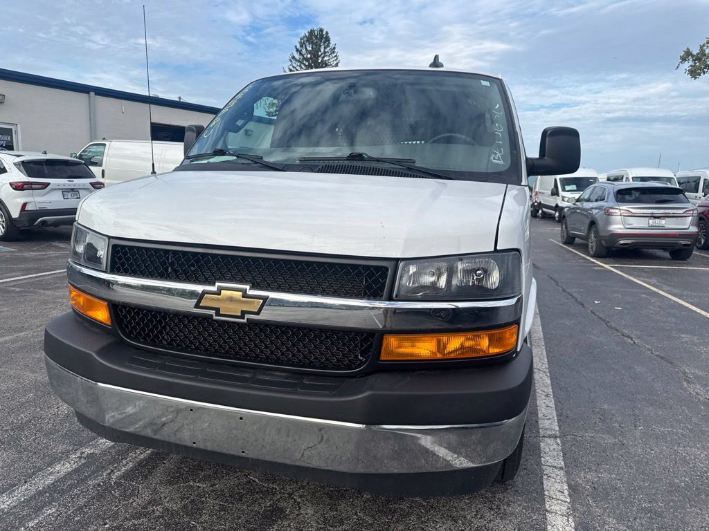 Used 2025 Chevrolet Express 2500 w/ Driver Convenience Package RWD image 33