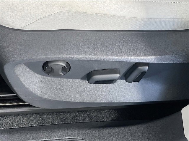 Used 2024 Volkswagen Tiguan SE image 12