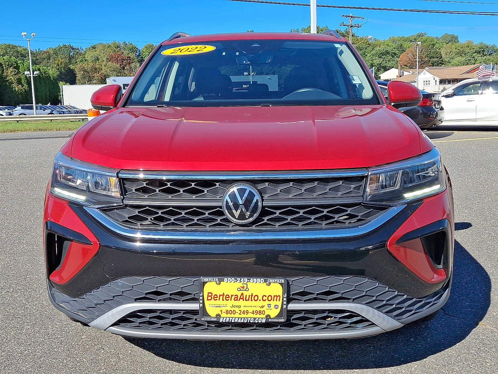 Used 2022 Volkswagen Taos SE image 2