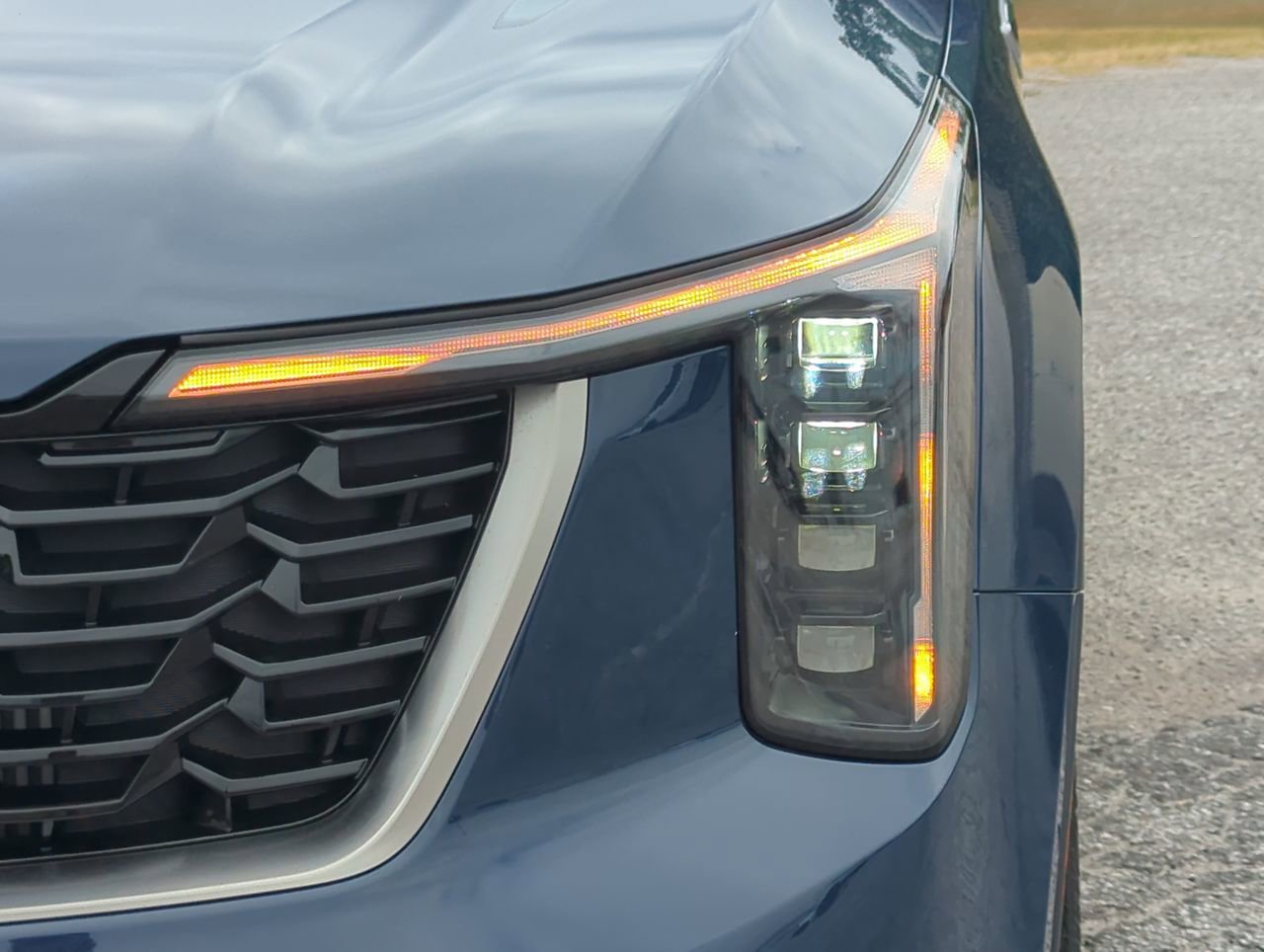 Used 2025 Kia Sorento SX FWD image 8