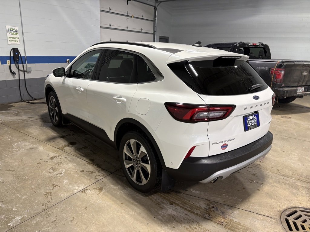 Used 2023 Ford Escape Platinum w/ Premium Technology Package image 6