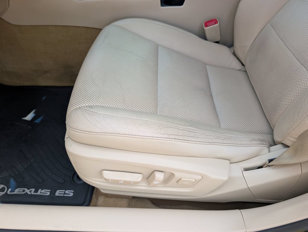 Used 2013 Lexus ES 300h w/ Luxury Pkg FWD image 13