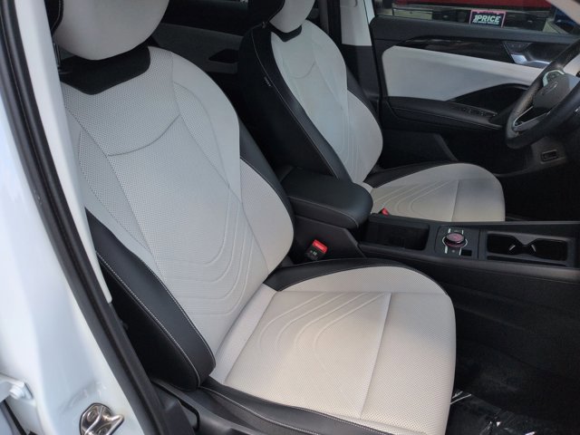 Used 2025 Volkswagen Tiguan SE AWD/4WD image 20