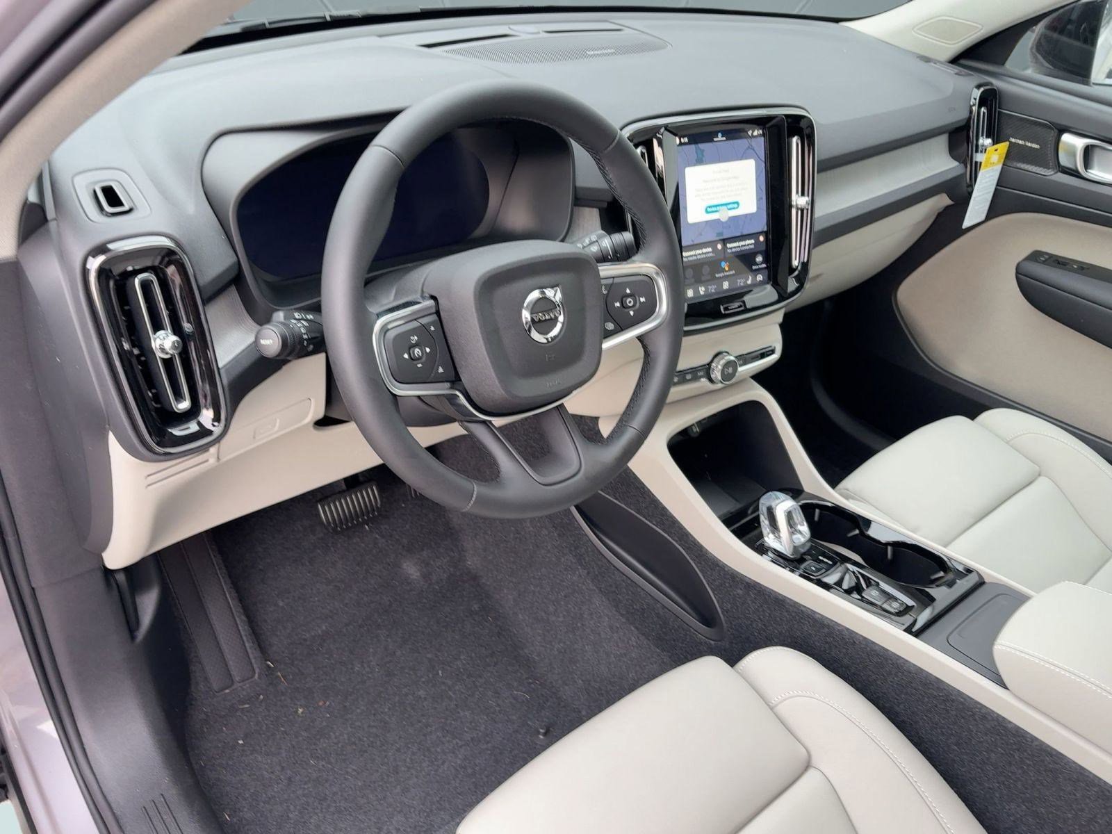 New 2026 Volvo XC40 B5 Ultra w/ Climate Package image 4