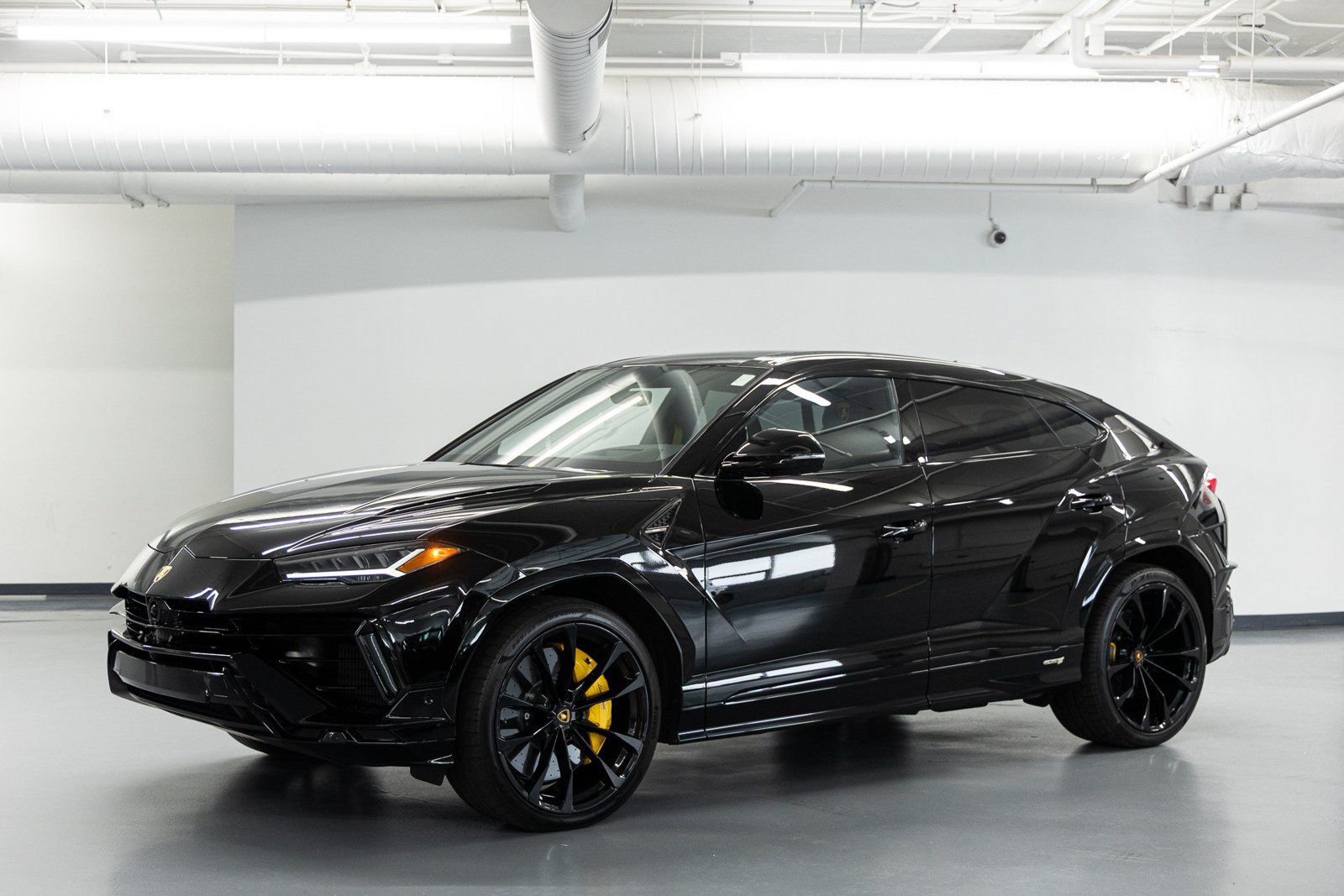 Used 2024 Lamborghini Urus S AWD/4WD image 1