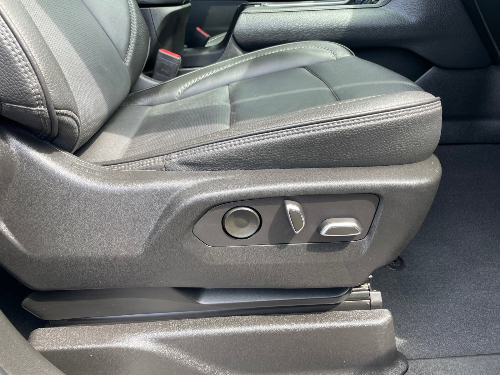 Used 2023 GMC Yukon Denali w/ Max Trailering Package image 32