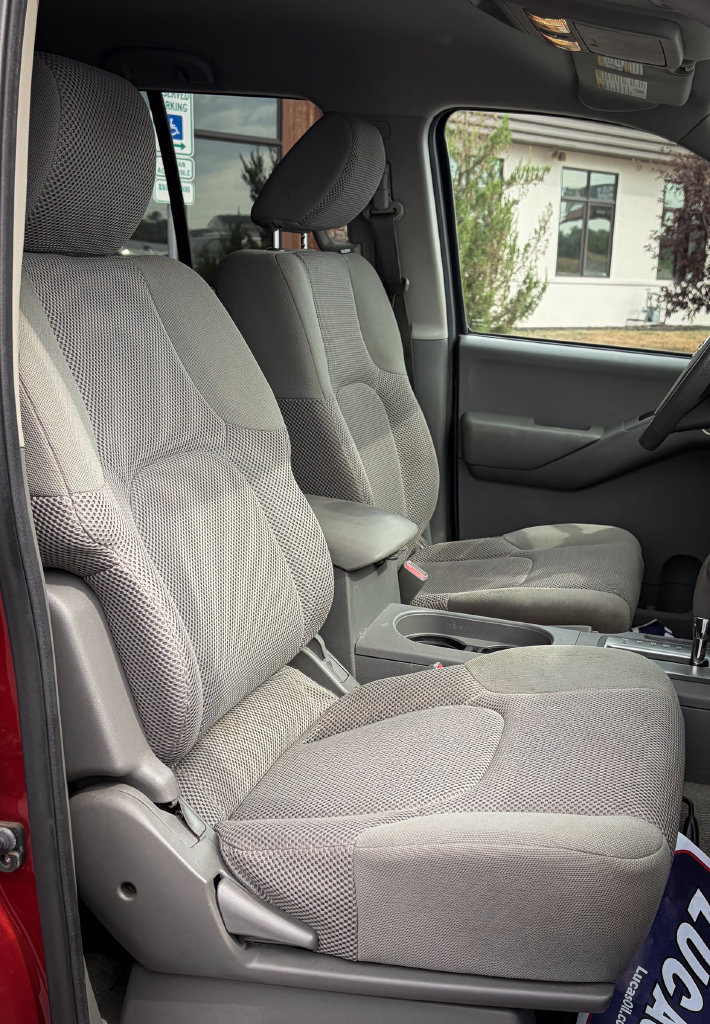Used 2014 Nissan Frontier SV w/ SV Value Truck Package AWD/4WD image 27