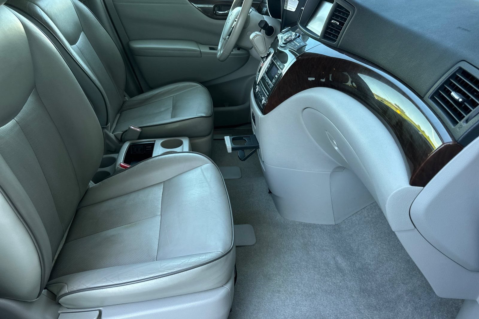 Used 2014 Nissan Quest SL FWD image 16