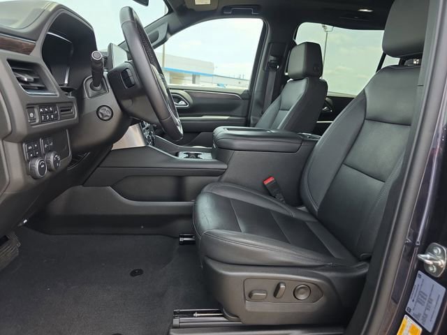 Used 2022 Chevrolet Suburban Z71 w/ Luxury Package AWD/4WD image 10