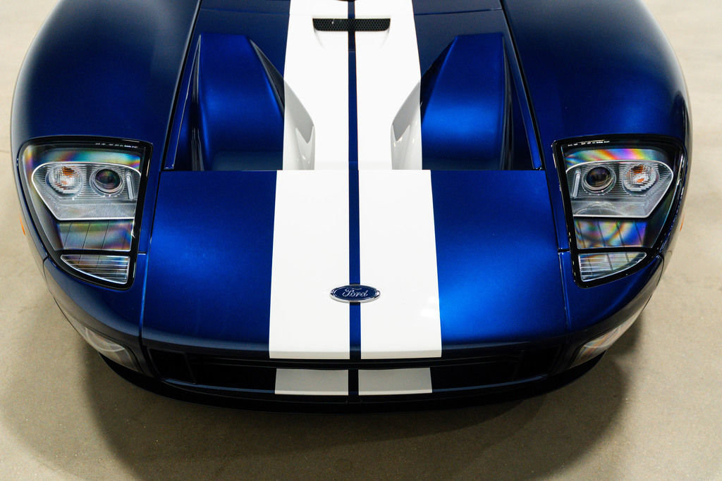 Used 2006 Ford GT RWD image 3