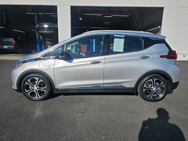 Used 2017 Chevrolet Bolt Premier w/ Driver Confidence II Package FWD image 2