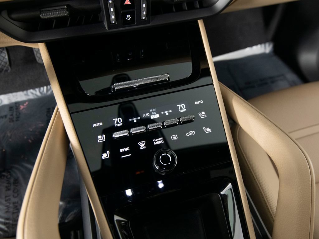 Certified 2025 Porsche Cayenne Coupe image 29