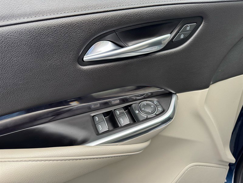 Used 2019 Cadillac XT4 Luxury w/ Cold Weather Package image 12