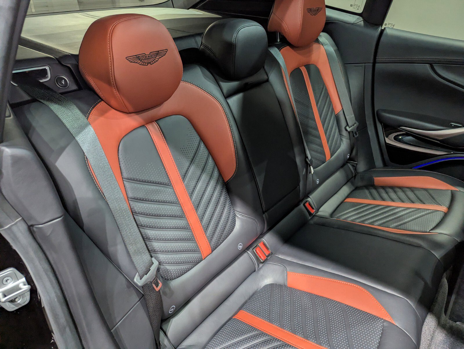 Used 2023 Aston Martin DBX 707 image 22