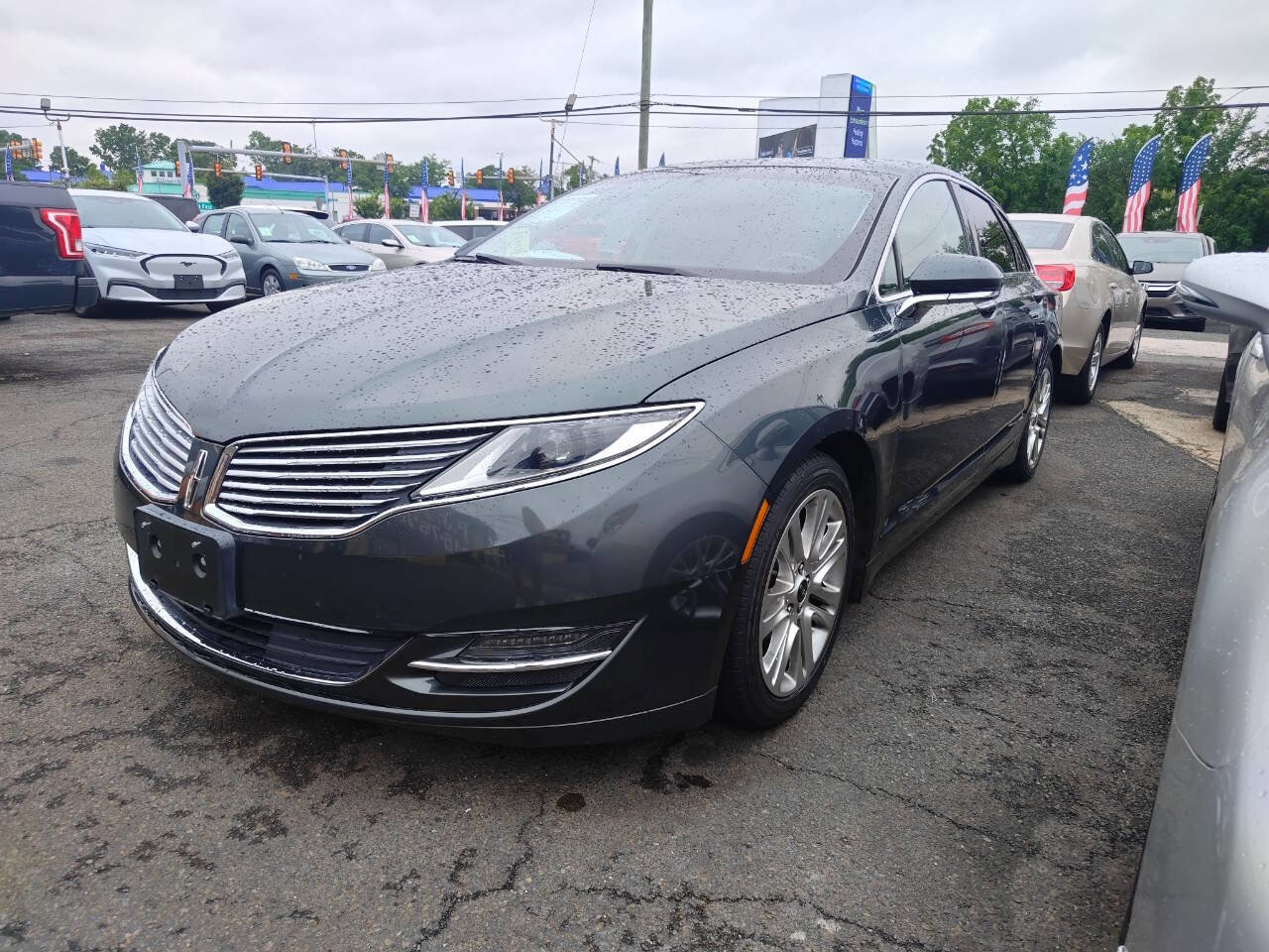 Used 2016 Lincoln MKZ image 1
