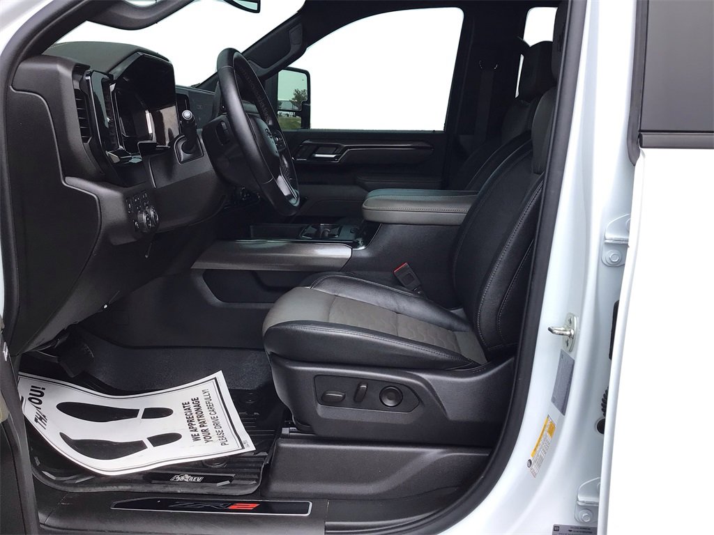 Used 2025 Chevrolet Silverado 2500 ZR2 w/ ZR2 Bison Edition image 9