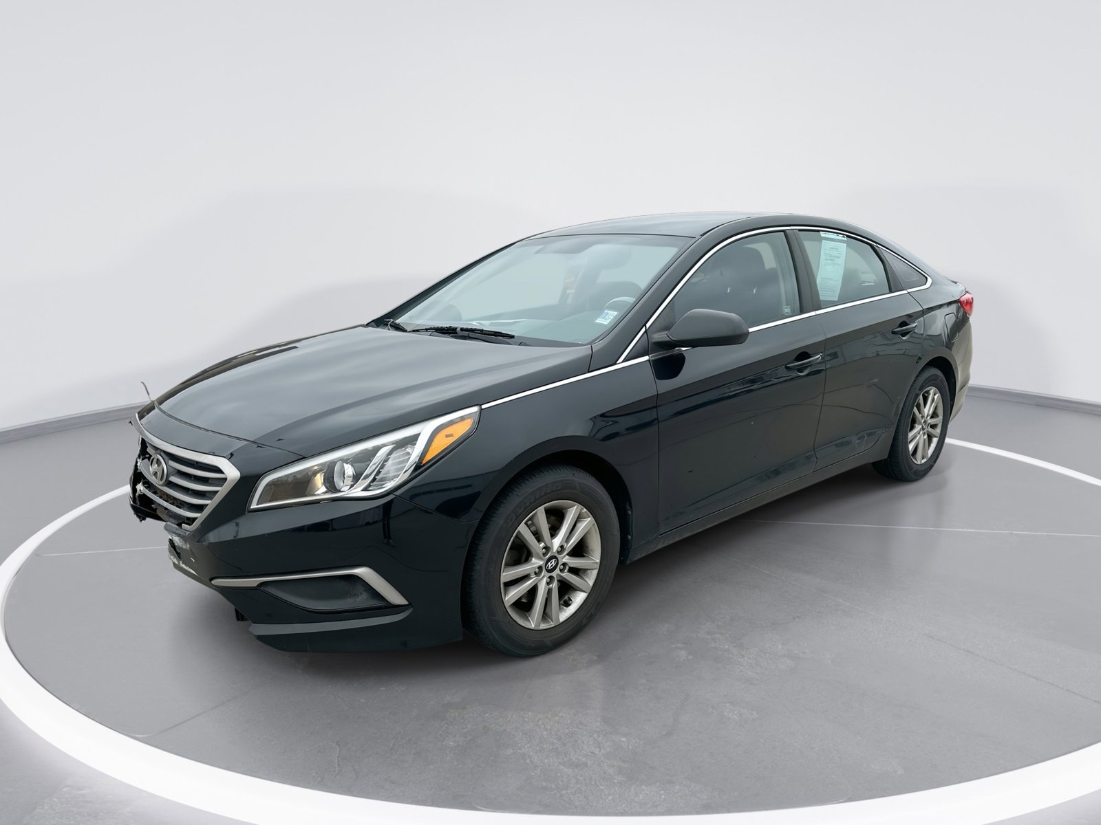 Used 2017 Hyundai Sonata SE image 1