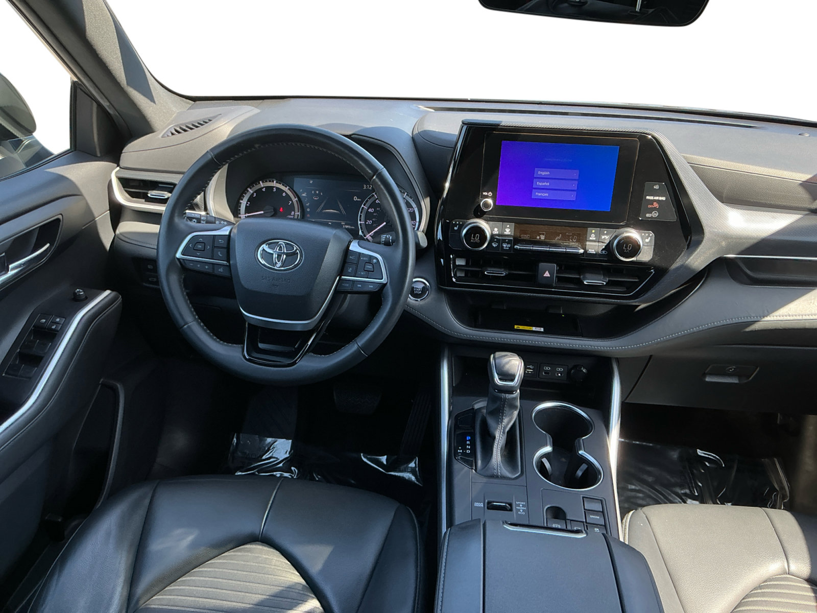 Used 2023 Toyota Highlander XSE FWD image 14