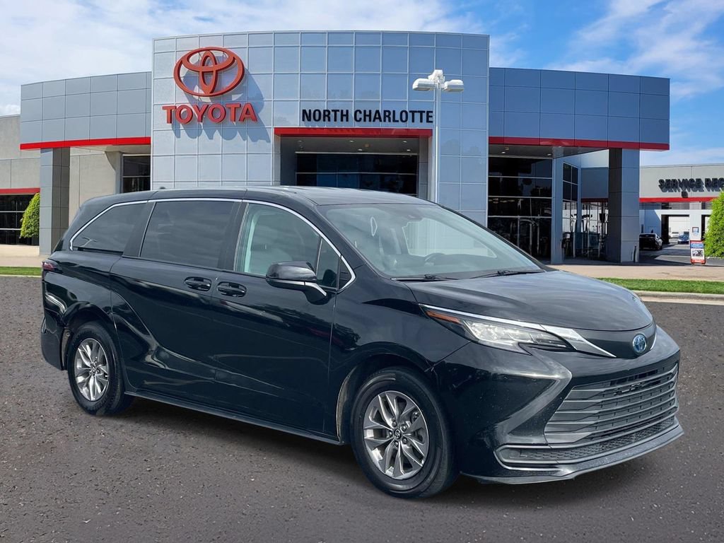 Used 2022 Toyota Sienna LE FWD 360° Tour
