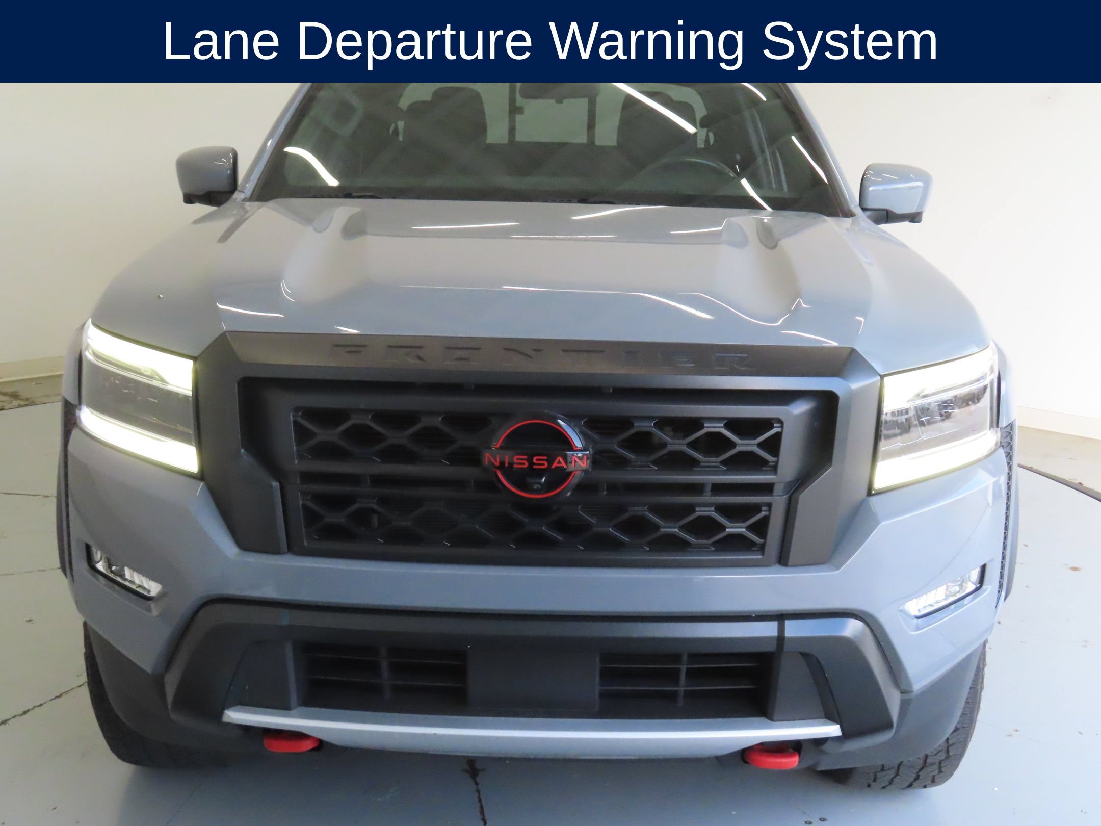 Used 2022 Nissan Frontier Pro-X RWD image 9