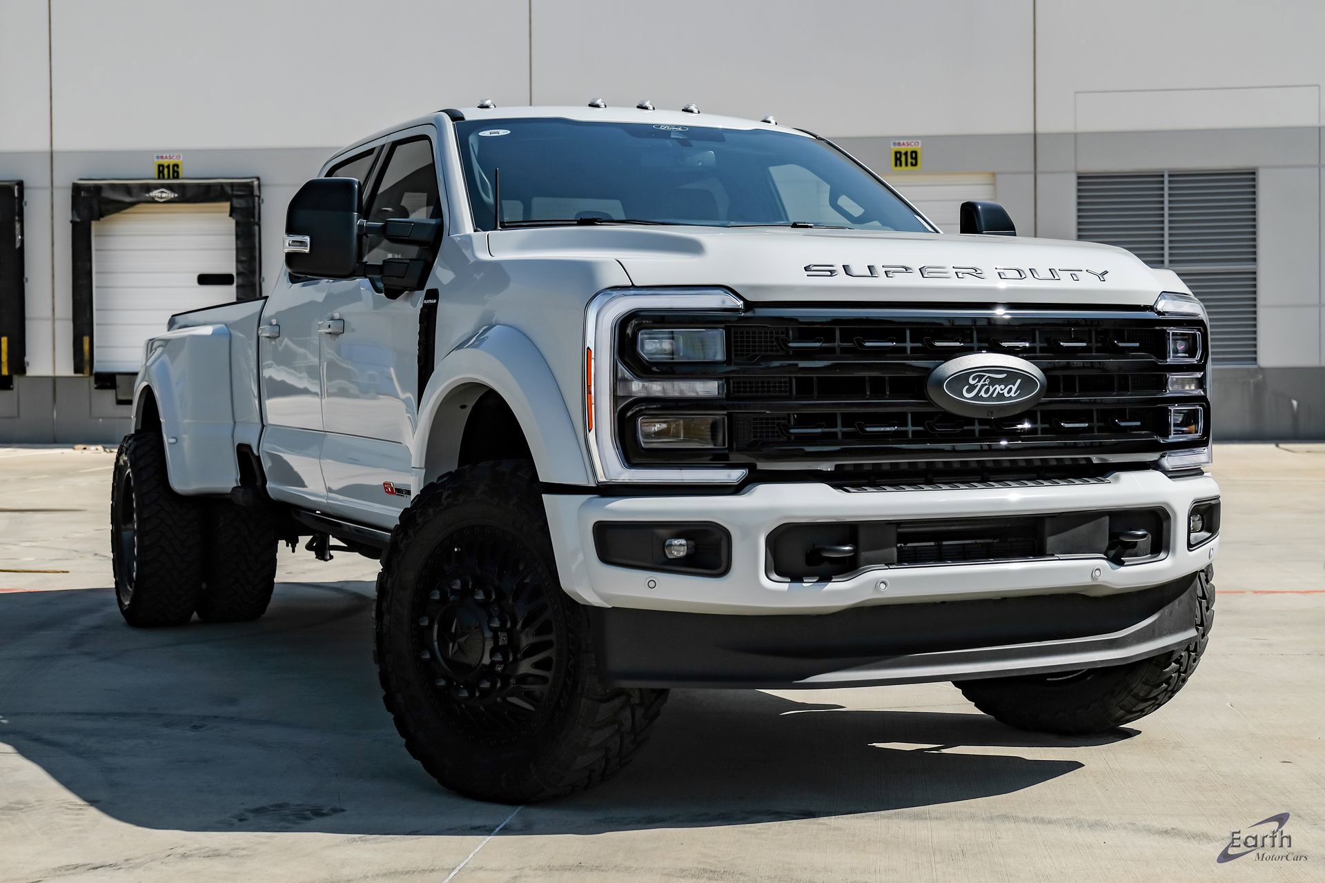 Used 2026 Ford F450 Platinum w/ FX4 Off-Road Package AWD/4WD image 26