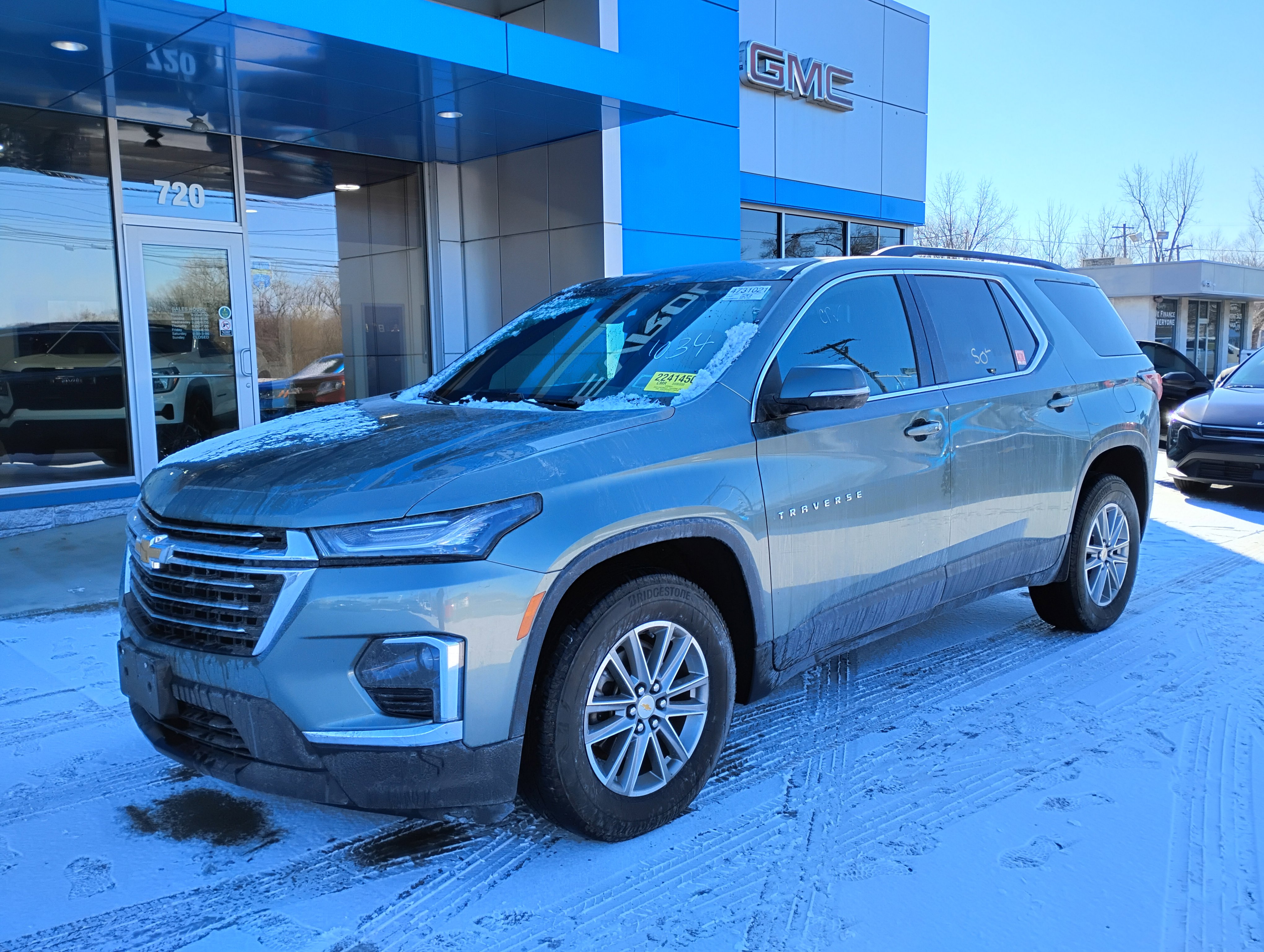 Used 2023 Chevrolet Traverse LT image 6