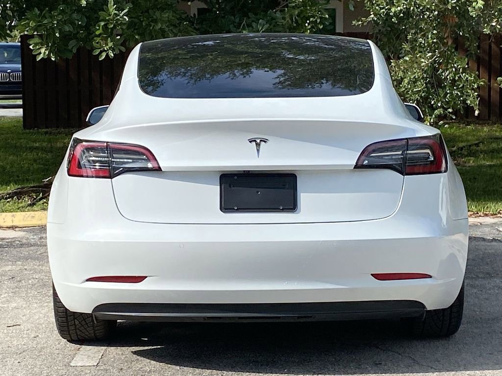Used 2021 Tesla Model 3 Standard Range Plus image 8